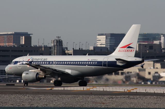 Airbus A319 (N745VJ)