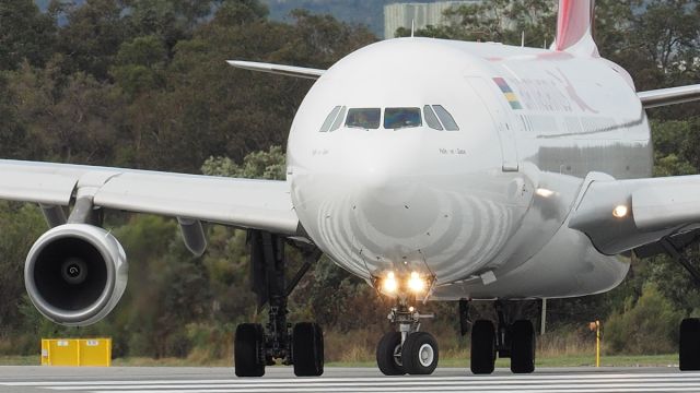 Airbus A340-300 (3B-NBE) - Airbus A330-343 Air Mauritius 3B-NBE R03 YPPH 010718.