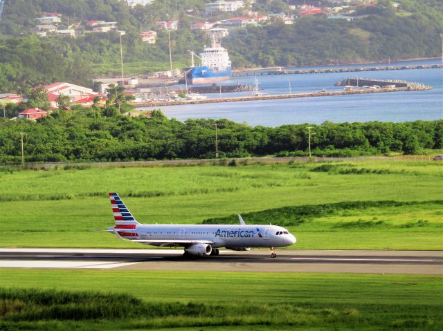 Airbus A321 (N145AN)