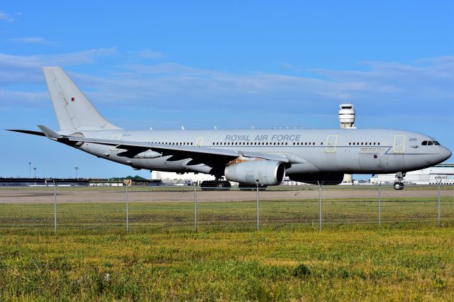 Airbus A330-200 (ZZ337) - Royal Air Force Airbus KC2 Voyager (A330-243MRTT) taxiing out for departure at YYC on Aug 18.