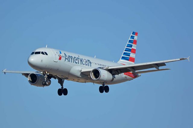 Airbus A320 (N601AW) - American Airbus A320-232 N601AW at Phoenix Sky Harbor on February 6, 2018.