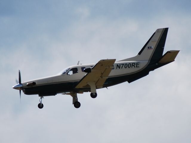 Socata TBM-700 (N700RE) - ELECTRONIC INDUSTRIES CORP on final for runway 20 at KJQF -