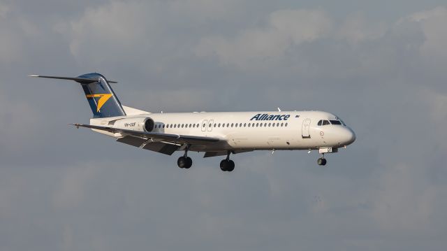 Fokker 100 (VH-UQF)