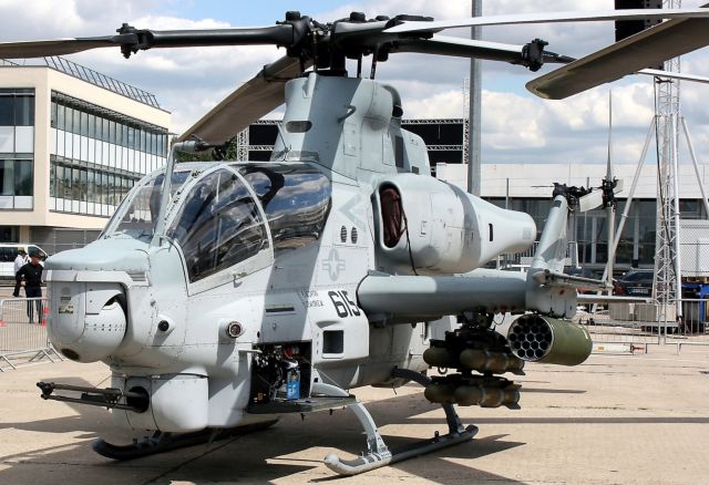 DEBORDE-ROLLAND Cobra (Bell Textron AH-1Z Super Cobra) - Bell Textron AH-1Z Super Cobra, static display at Paris-Le Bourget (LFPB-LBG) Air Show in june 2011