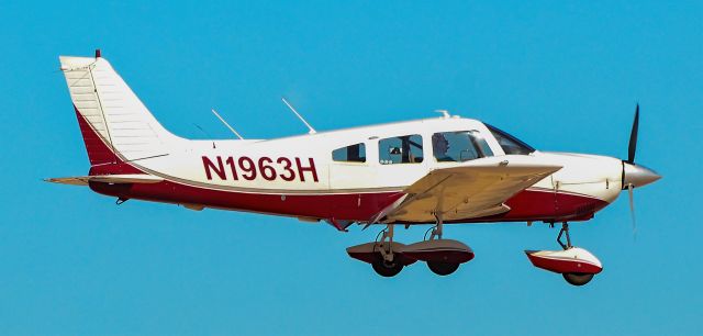 Piper Dakota / Pathfinder (N1963H) - N1963H 1977 Piper Cherokee 235 s/n 28-7710010 - North Las Vegas Airport  KVGT, VGTbr /Photo: Tomás Del Corobr /November 4, 2021