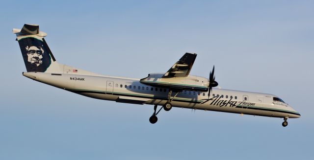 de Havilland Dash 8-400 (N434MK) - QXEs "Milton Kuolt" (N434MK) on approach to Reno Tahoe International at dusk.