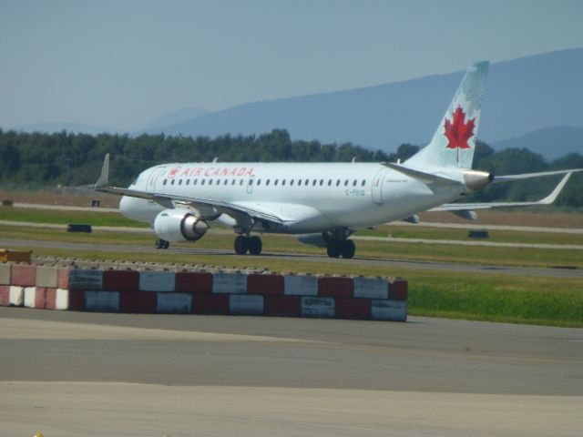 Embraer ERJ-190 (C-FHIQ)