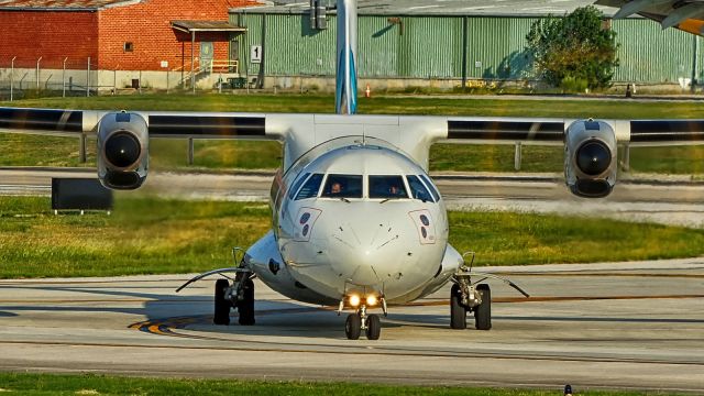 Aerospatiale ATR-72-600 (XA-UZS) - Exiting 4 after arrival.