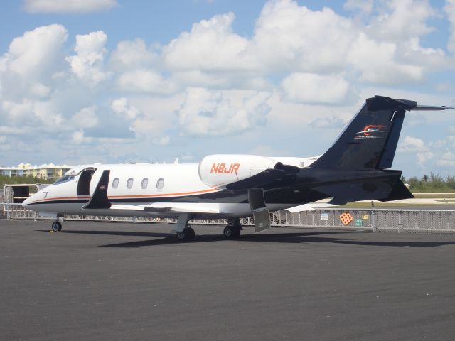 Learjet 60 (N8JR)