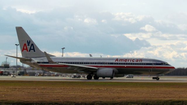 Boeing 737-800 (N810NN)