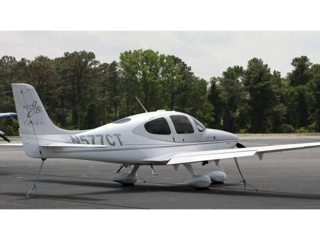 Cirrus SR-22 (N577CT)