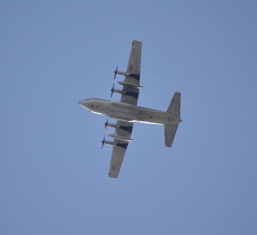 Lockheed C-130 Hercules (N762) - small propeller vortices visible