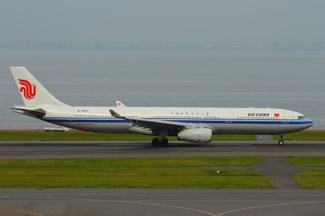 Airbus A330-300 (B-5913)