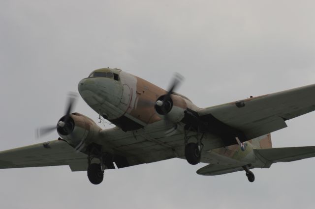 — — - AC-47 Vietnam War ERA Paint Scheme on DC-3 Manitowoc, WI Thunder on the Lakeshore