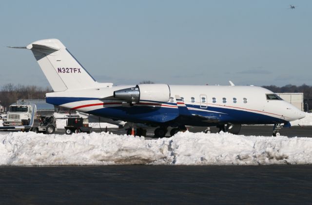 Canadair Challenger (N327FX)