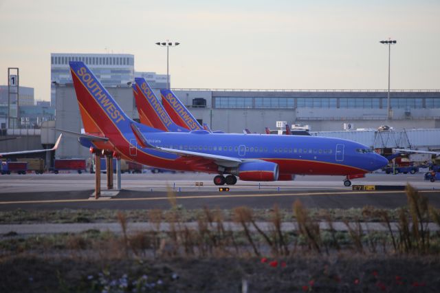 Boeing 737-700 (N916WN)