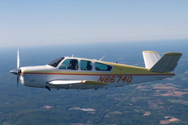 Beechcraft 35 Bonanza (N8674Q)