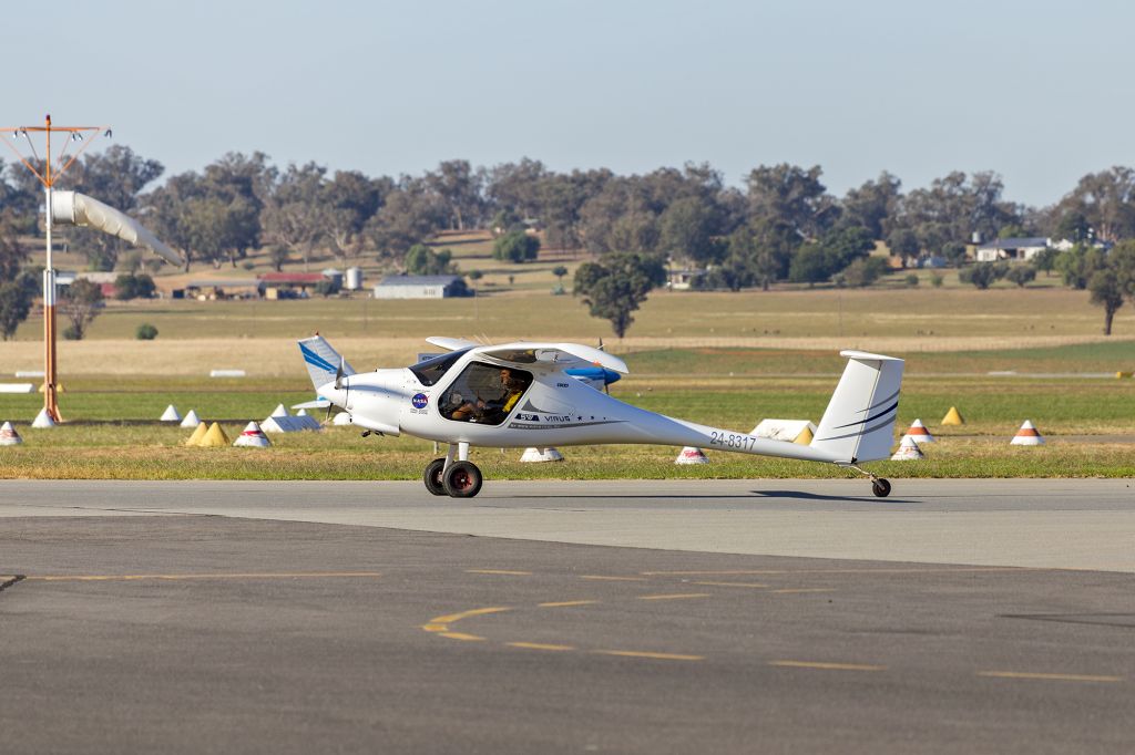 PIPISTREL Surveyor (24-8317) - Pipistrel Virus SW (24-8317) taxiing at Wagga Wagga Airport