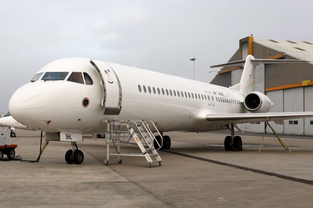 Fokker 100 (XA-SHL)