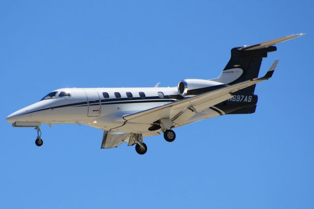 Embraer Phenom 300 (N697AS)