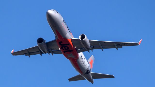 Airbus A320 (VH-VFY) - Airbus A320-232 cn 6362. Jetstar VH-VFY "bioisland" stickers, departed runway 03 YPPH. The photo taken at Lilac Hill Park 09 June 2017 