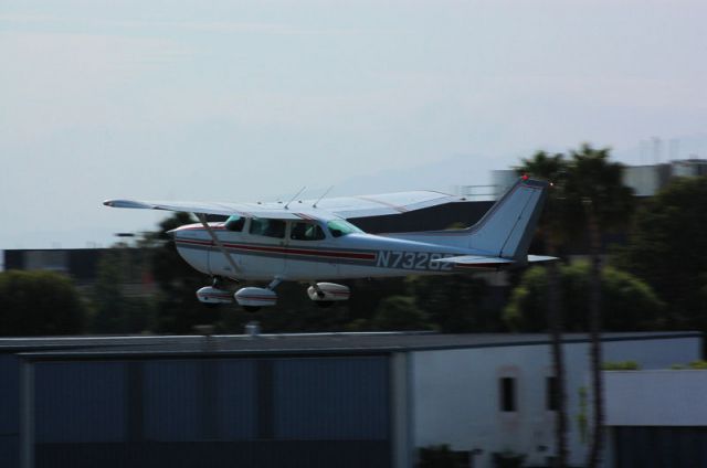 Cessna Skyhawk (N73262) - By- Fernando Sedeno