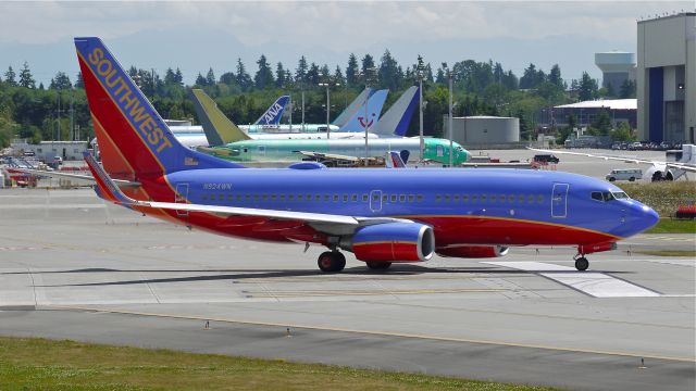 Boeing 737-700 (N924WN) - SWA8503 taxis onto Rwy 16R for a flight to KPHX on 6/19/14. (LN:2640 / cn 36628). The aircraft was returning to service after maintenance at ATS.