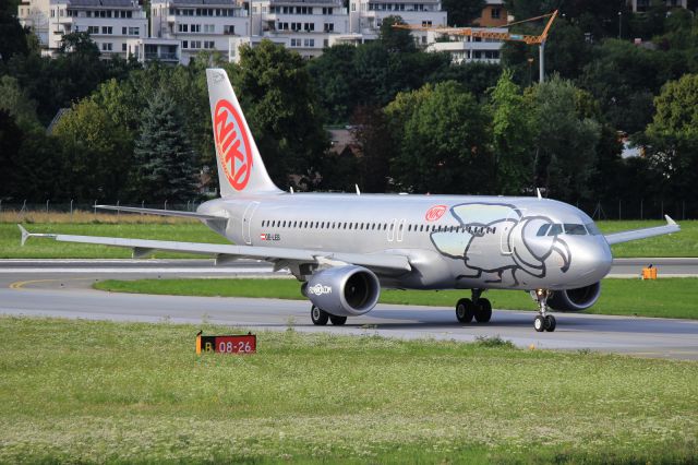 Airbus A320 (OE-LEB)