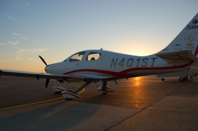 Cessna 400 (N401ST) - Sunrise at the 2010 Columbus AFB fly-in