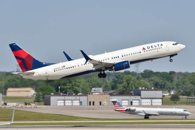 Boeing 737-900 (N810DN) - 5-L 05-26-23