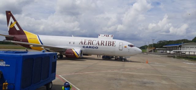 Boeing 737-700 (HK-5197) - Montería Córdoba, transportando mercancías