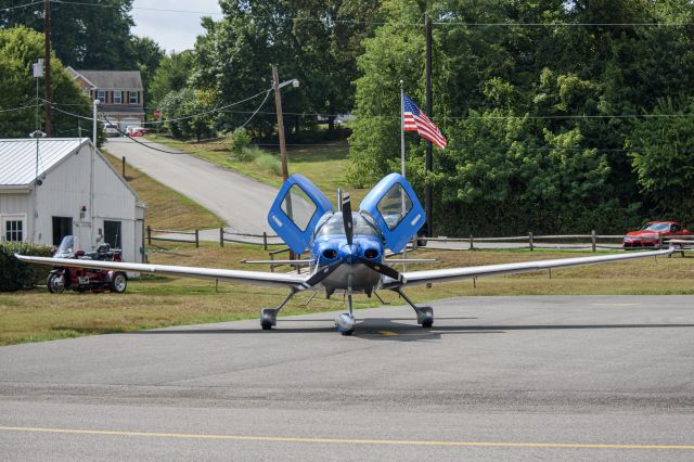 Cirrus SR-22 (N2225)