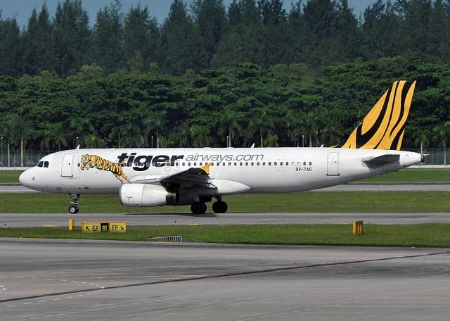 Airbus A320 (9V-TAC)