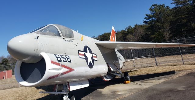 VOUGHT TA-7 Corsair 2 (15-2658) - LTV NA-7A Corsair