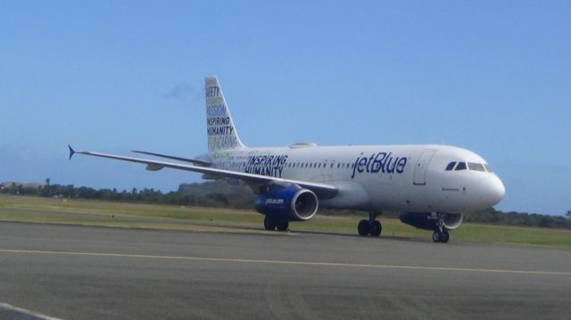 Airbus A320 (N598JB)