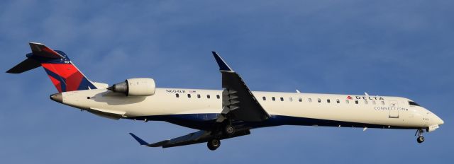 Canadair Regional Jet CRJ-900 (N604LR)