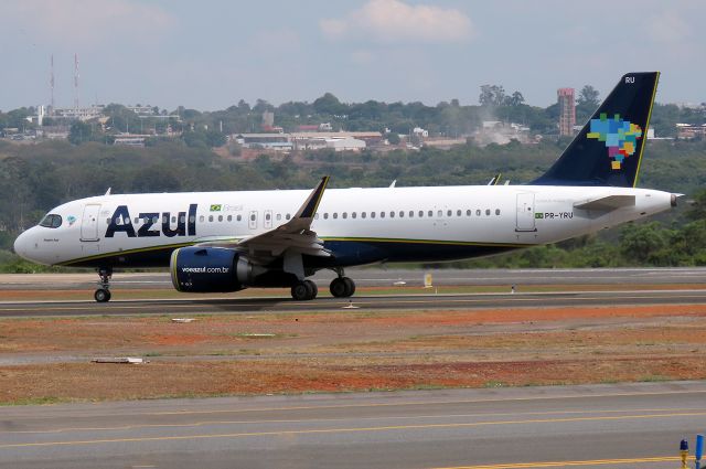 Airbus A320 (PR-YRU)