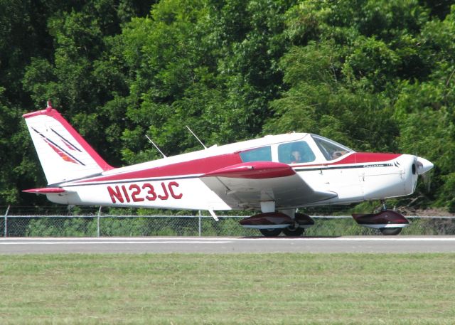 Piper Cherokee (N123JC) - Starting to roll for take off on 14 at the Shreveport Downtown airport.
