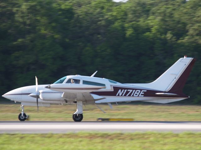 Cessna Skylane (N1718E)