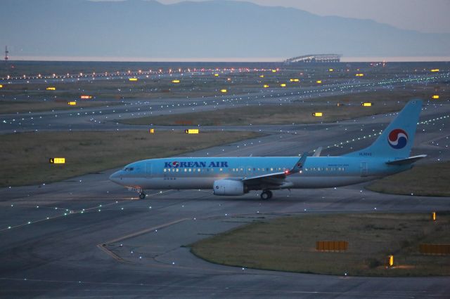 Boeing 737-800 (HL8242)