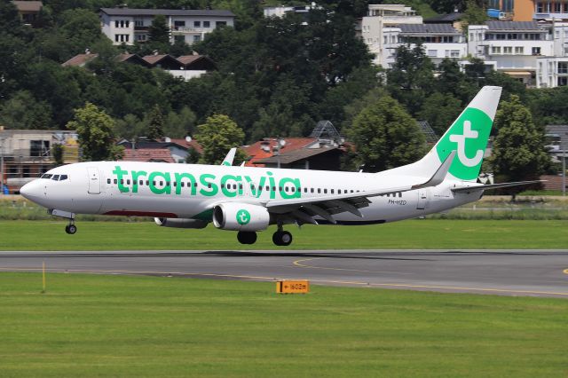 Boeing 737-800 (PH-HZD)