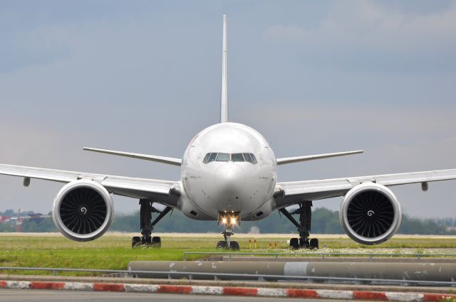 Boeing 777-200 (F-GZND) - Boeing 777-328ER Air France