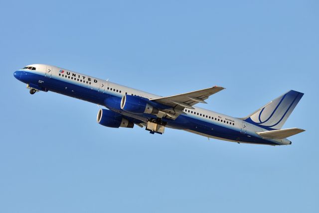 Boeing 757-200 (N598UA)