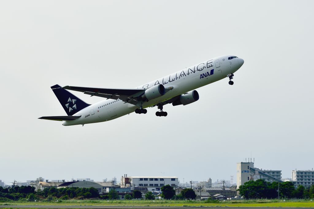 BOEING 767-300 (JA614A)