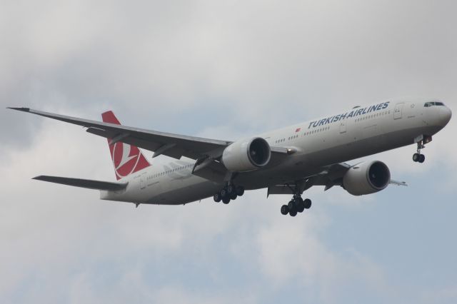BOEING 777-300ER (TC-JJM)