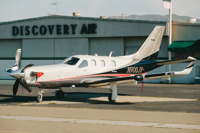 Socata TBM-700 (N900JV)