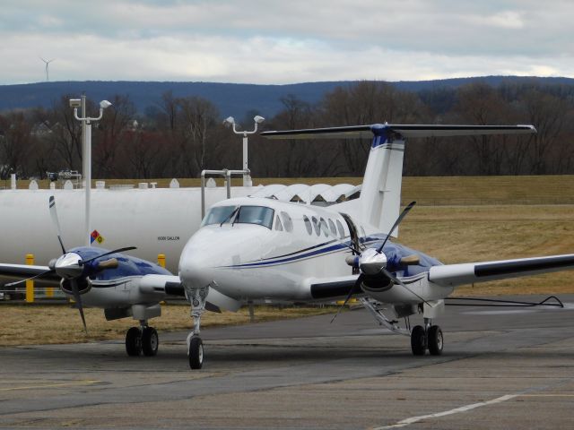 Beechcraft Super King Air 200 (N235LC)