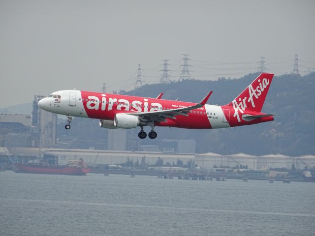 Airbus A320 (9M-AJH)