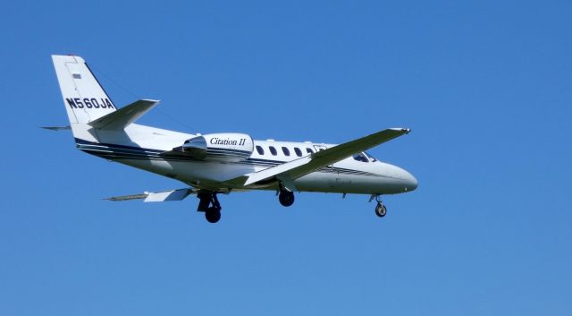 Cessna Citation II (N560JA) - On final is this 1998 Cessna Citation 550 in the Summer of 2019.