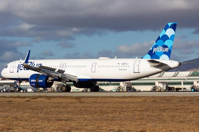 Airbus A321neo (N2017J)